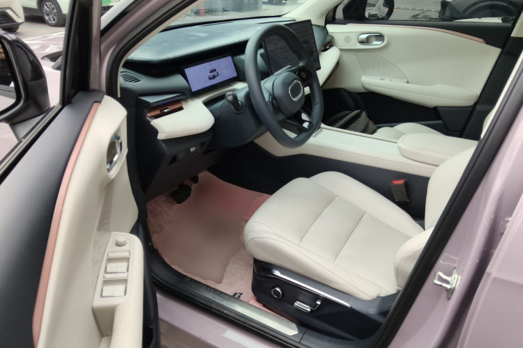 领克06 2025款 Shero 1.5T 紫色特别版中控内饰20