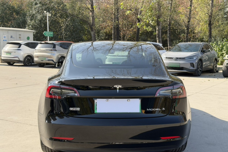 特斯拉 Model 3 2022款 后轮驱动版车身外观6004