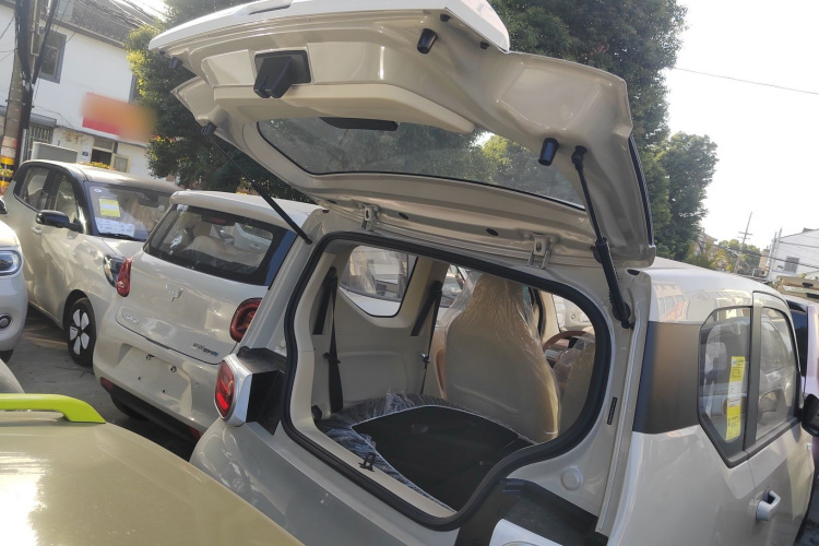 五菱汽车 宏光MINIEV 2024款 第三代 215km 青春版机舱底盘23