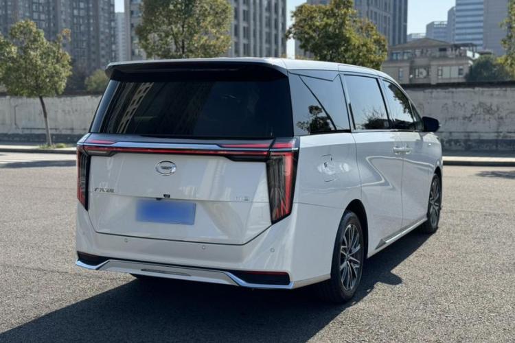 广汽传祺 传祺M8 2024款 大师系列 400T 至尊版车身外观6005