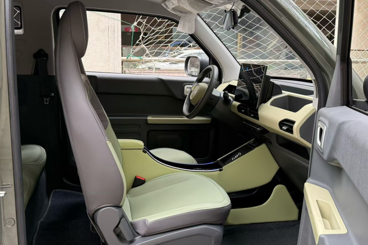 吉利银河 2024款 200km 熊猫骑士局部细节41