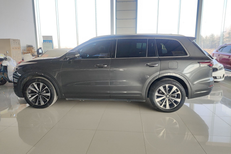 理想汽车 理想ONE 2020款 增程7座版车身外观4