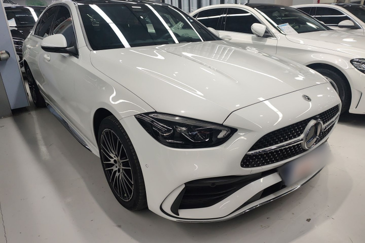 奔驰C级 2023款 改款 C 260 L 运动版车身外观3