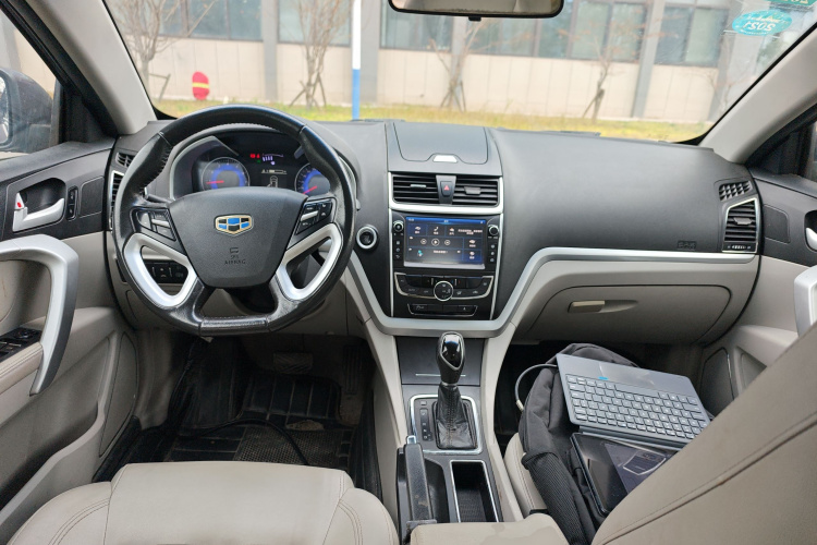 吉利汽车 帝豪 2016款 三厢 1.5L CVT豪华型中控内饰12