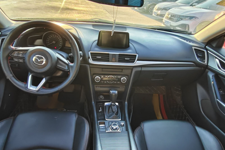 马自达3 昂克赛拉 2017款 三厢 1.5L 自动豪华型 国V中控内饰7001