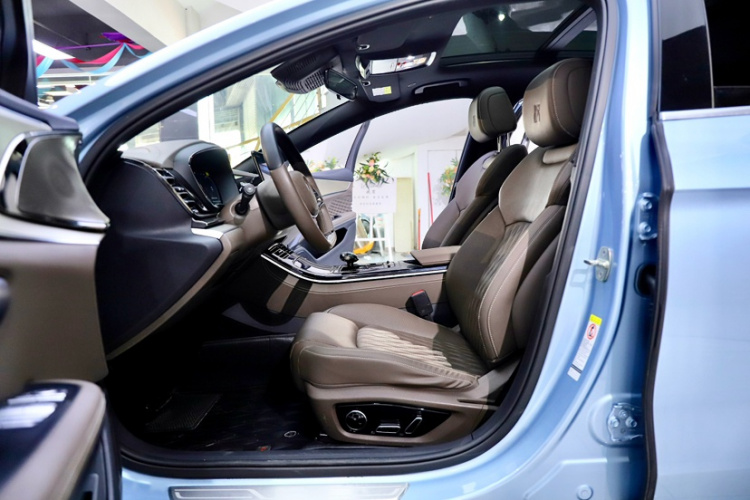 比亚迪 汉 2023款 EV 冠军版 506KM前驱尊贵型中控内饰7004