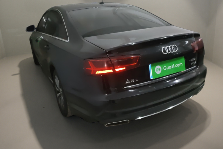 奥迪A6L 2017款 TFSI 舒适型车身外观5