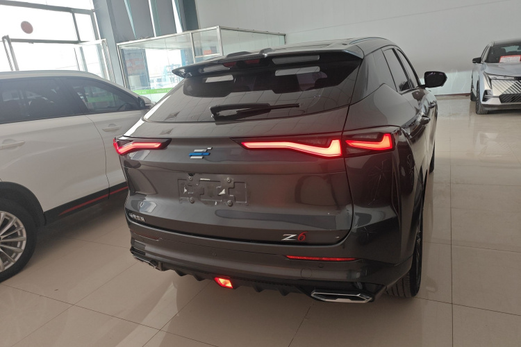 长安欧尚Z6 2022款 蓝鲸 1.5T DCT智尊型车身外观6