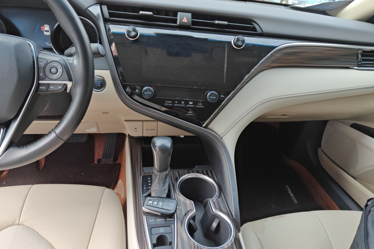 丰田 凯美瑞 2019款 2.5G 豪华版 国VI中控内饰7002