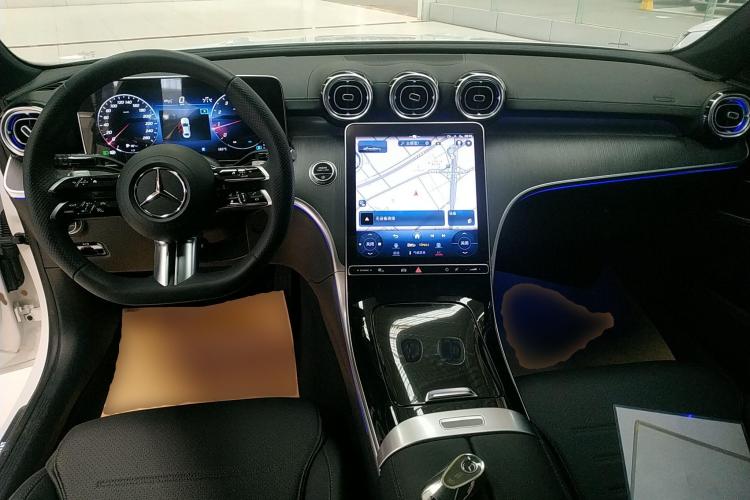 奔驰C级 2023款 C 260 L 运动版中控内饰7002