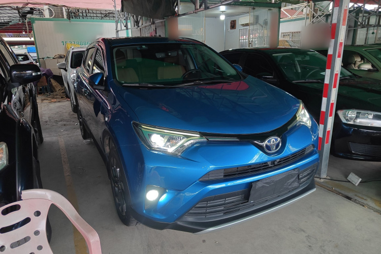 丰田 RAV4荣放 2016款 2.5L 自动四驱精英版车身外观3