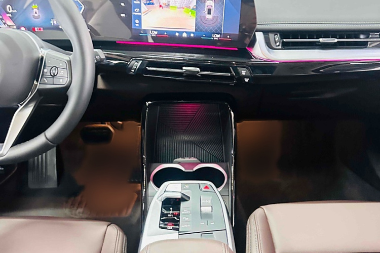 宝马X1 2023款 sDrive20Li X设计套装中控内饰7004