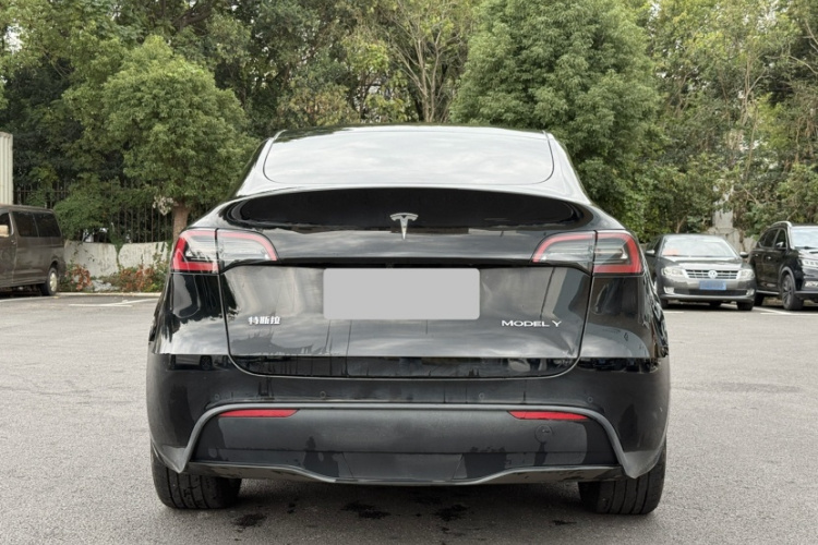 特斯拉 Model Y 2023款 后轮驱动版车身外观6005