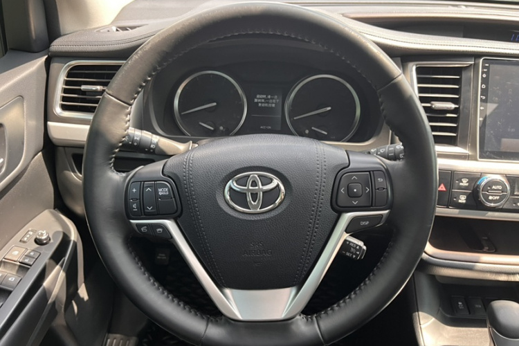 丰田 汉兰达 2017款 2.0T 四驱豪华版 7座中控内饰7009