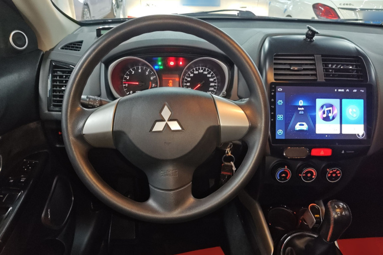 三菱 劲炫ASX 2018款 1.6L 手动两驱灵动版中控内饰13