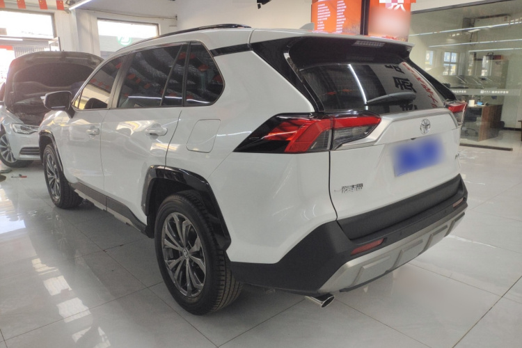 丰田 RAV4荣放 2024款 2.0L CVT两驱风尚Plus版车身外观4