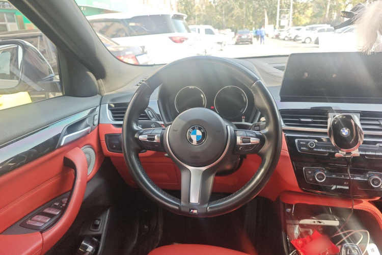 宝马X2 2021款 sDrive25i 领先型M越野套装中控内饰13