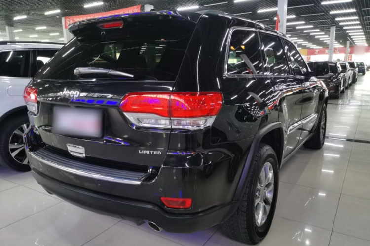 Jeep 大切诺基(进口) 2014款 3.0L 舒享导航版车身外观7