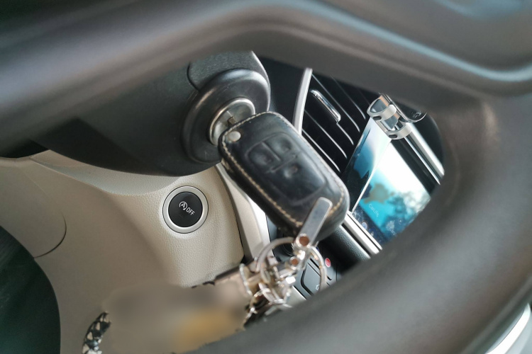 别克 英朗 2021款 典范 1.5L 自动精英型中控内饰7001