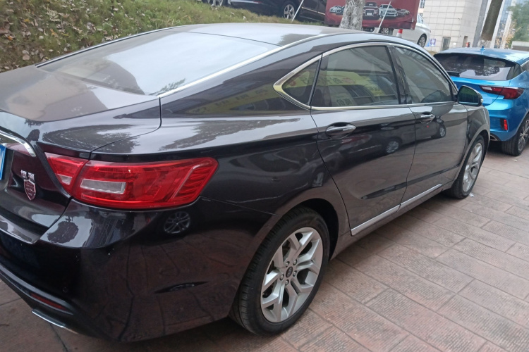 吉利汽车 博瑞 2015款 礼宾限量版 1.8T 典藏型车身外观7