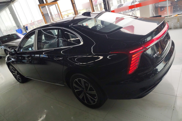 红旗H5 PHEV 2025款 170 超混版车身外观4