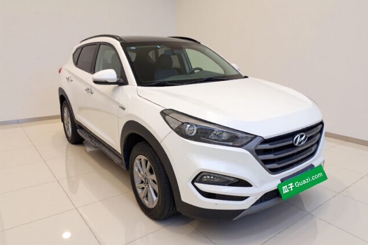 现代 途胜 2018款 1.6T 双离合两驱15周年特别版车身外观3