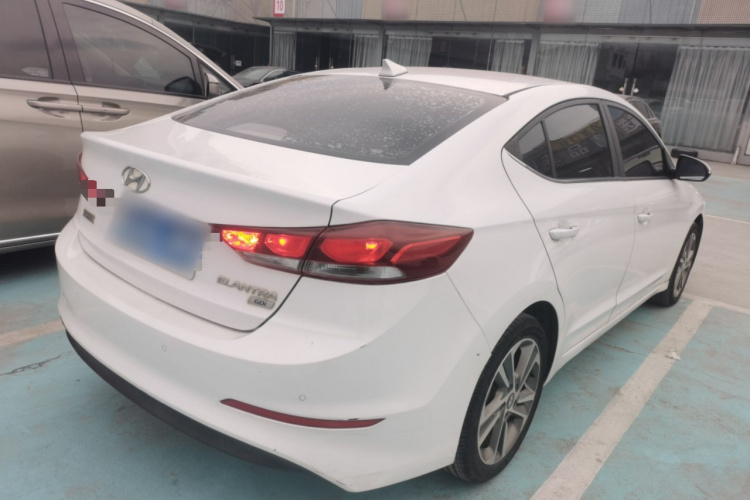 现代 领动 2016款 1.6L 自动智炫·精英型车身外观7