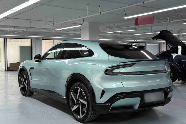 小米汽车 小米YU7 2025款 超长续航高性能四驱Max版车身外观6005