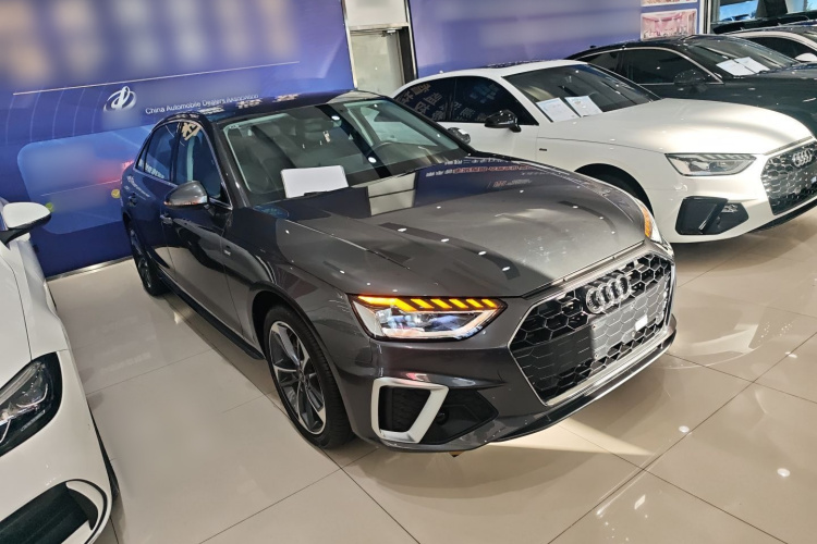 奥迪A4L 2023款 40 TFSI 时尚动感型车身外观3