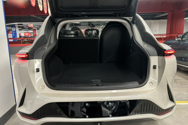 智己汽车 智己LS7 2024款 90kWh Max Elite后驱版中控内饰7001