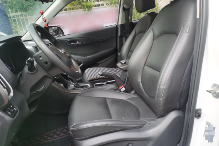 北京现代ix35 2018款 2.0L 自动两驱智勇·畅联版局部细节19