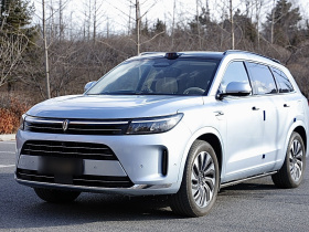 鸿蒙智行 问界M7 2024款 1.5T 智驾四驱Max版 5座