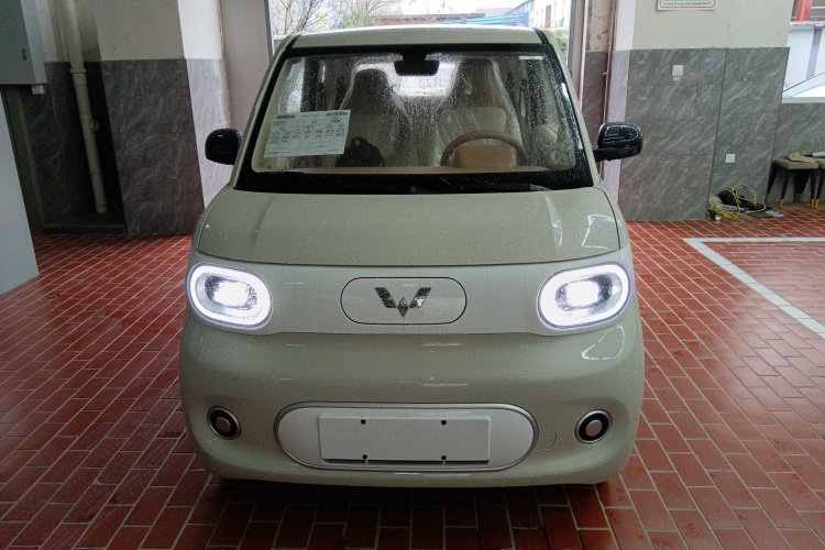 五菱汽车 宏光MINIEV 2024款 第三代 215km 青春版车身外观2