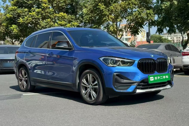 宝马X1新能源 2020款 xDrive30Le 尊享型车身外观3