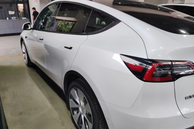 特斯拉 Model Y 2022款 改款 后轮驱动版车身外观6003