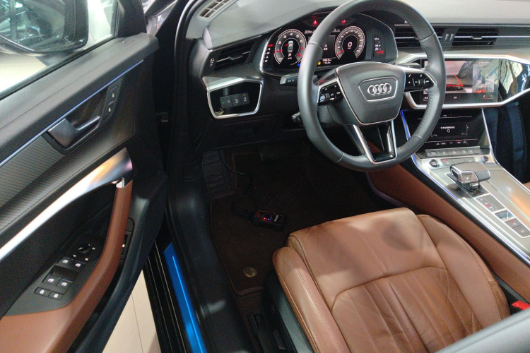 奥迪A6L 2020款 45 TFSI 臻选致雅型中控内饰20