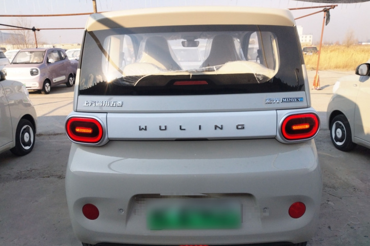 五菱汽车 宏光MINIEV 2024款 第三代 215km 青春版车身外观6