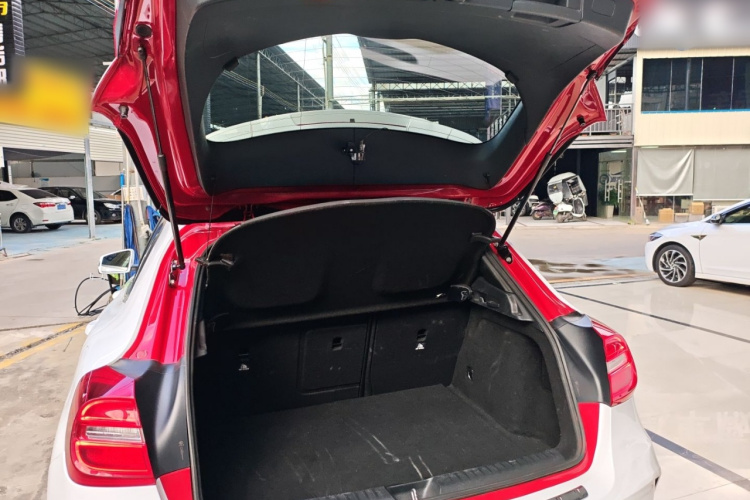 奔驰GLA(进口) 2015款 GLA 260 4MATIC机舱底盘23