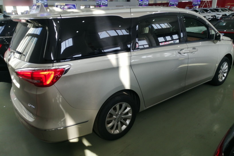 别克GL8 2018款 ES 28T 舒适型 国VI车身外观6005