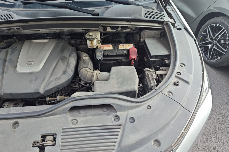 比亚迪 唐 2018款 2.0T 自动智联尊荣型 7座 国V机舱底盘26