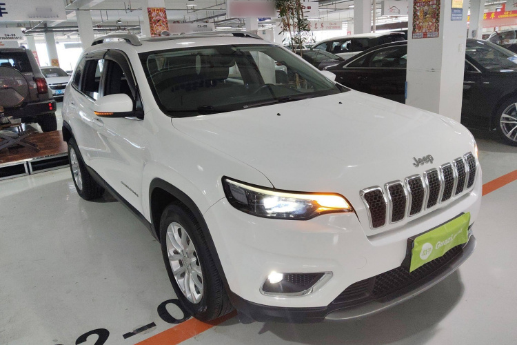 Jeep 自由光 2019款 2.0T 两驱智享版 国V车身外观3