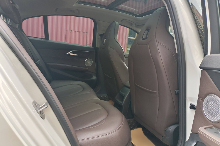 宝马1系 2023款 125i M运动曜夜版中控内饰7002