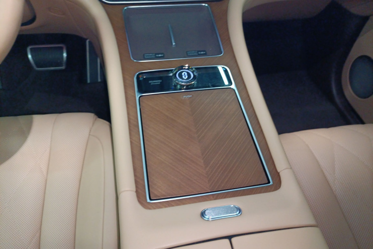 鸿蒙智行 问界M9 2024款 增程 Ultra版 52kWh 5座版局部细节18