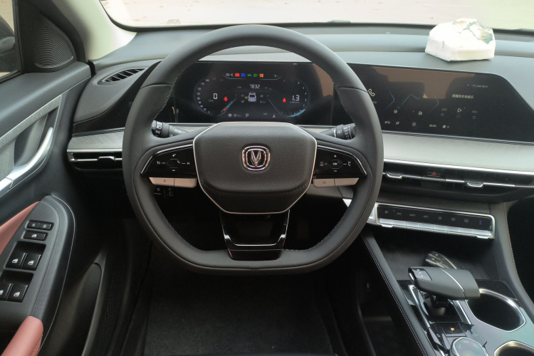 长安 逸动 2024款 PLUS 蓝鲸NE 1.4T GDI DCT高能版中控内饰13