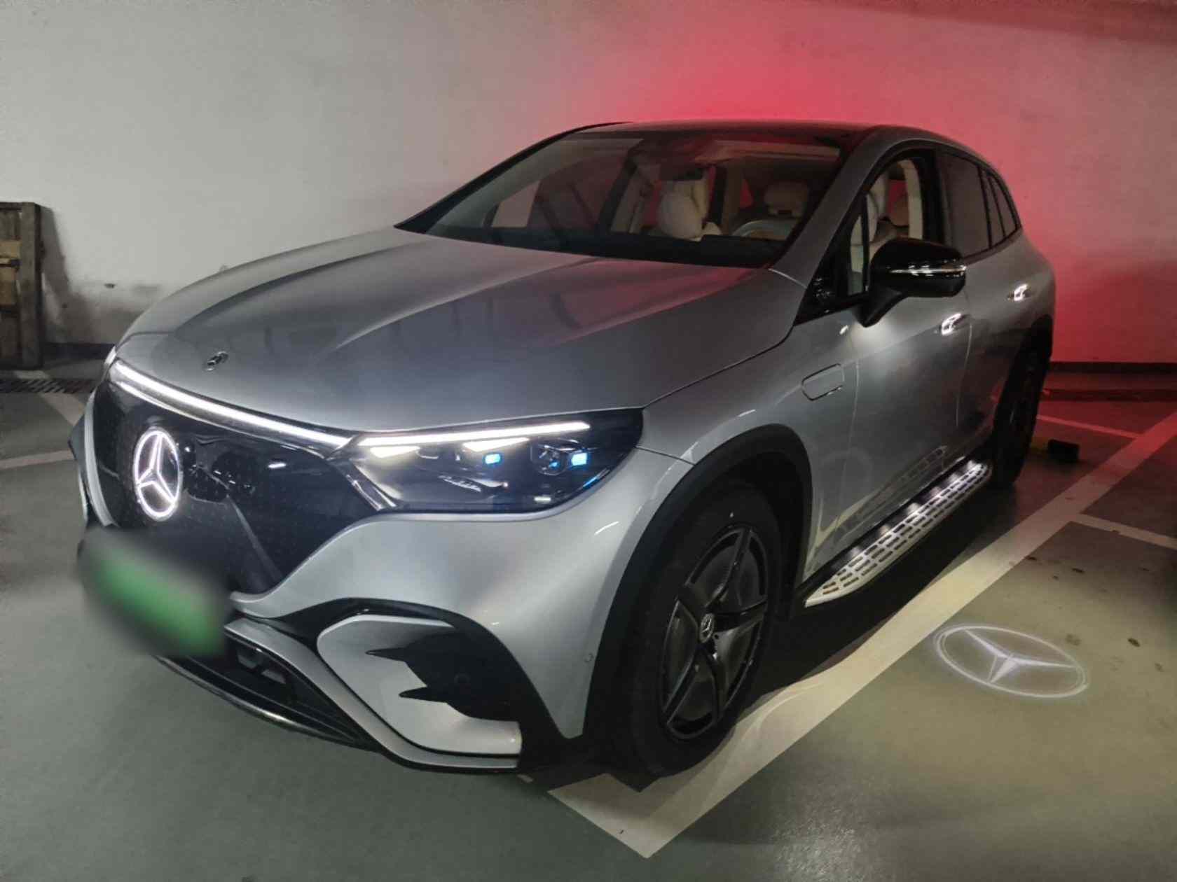 奔驰EQE SUV 2023款 500 4MATIC 特别版(2)