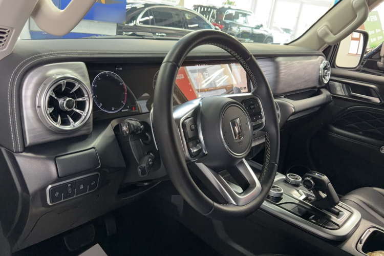 坦克300 2023款 越野版 2.0T 征服者中控内饰7005