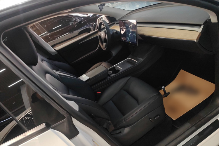 特斯拉 Model Y 2022款 改款 后轮驱动版局部细节41