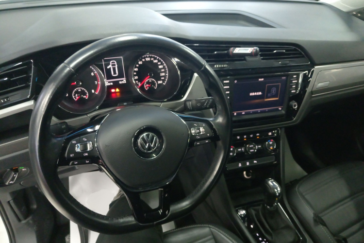 大众 2018款 途安L 280TSI DSG拓界版 7座 国VI中控内饰7002