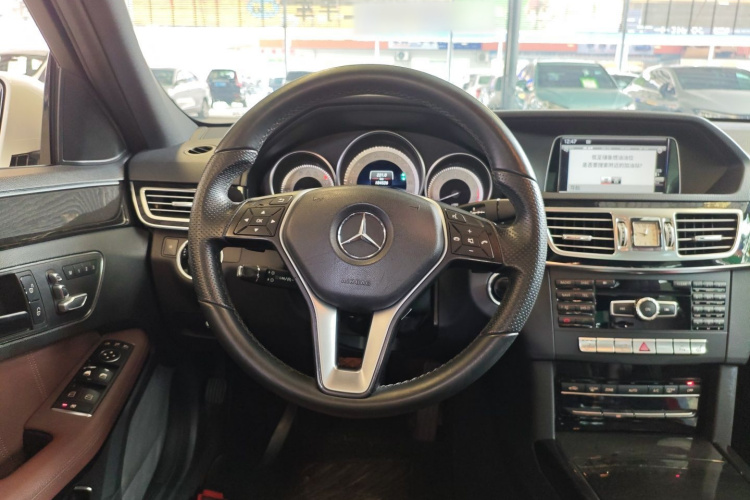 奔驰E级 2014款 改款 E 300 L 运动型局部细节13