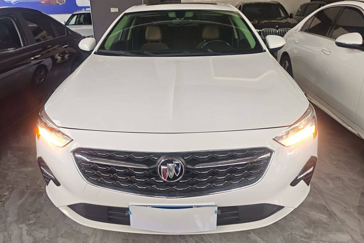 别克 君威 2020款 552T 豪华型车身外观2